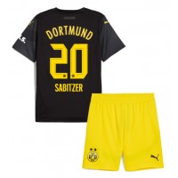 Dětský fotbalový dres Borussia Dortmund Marcel Sabitzer #20 2024-25 Venkovní Krátký Rukáv (+ trenýrky)